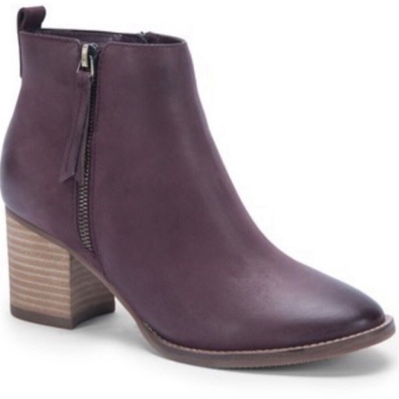 Blondo Nova Waterproof Bootie - Picture 1 of 7